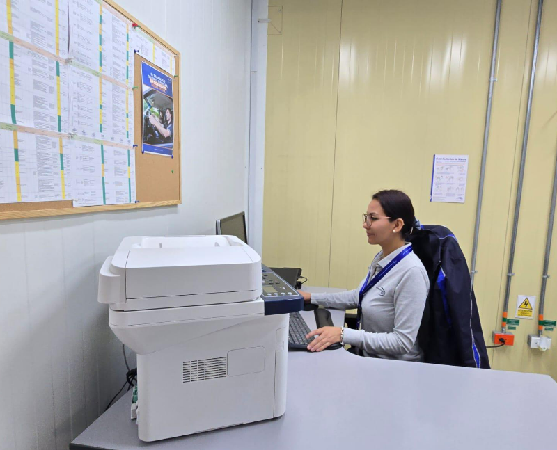  POLÍTICA DE ESCRITORIOS Y PANTALLAS LIMPIAS